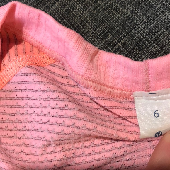 Lululemon Women’s Running shirt - Sz 6 pink/coral - Picture 3 of 5